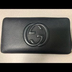 Gucci soho wallet. Tassel is missing